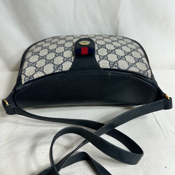 Gucci Shoulder Bag - Picture 6 of 10
